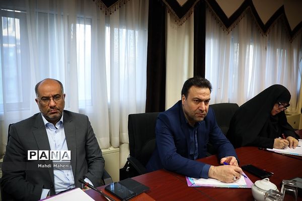 جلسه ستاد بزرگداشت 8 اسفند روز امور تربیتی