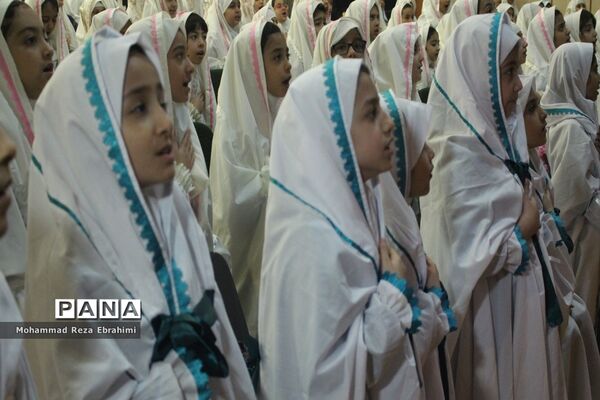 برگزاری جشن تکلیف دانش آموزی در مدارس ناحیه 1 همدان