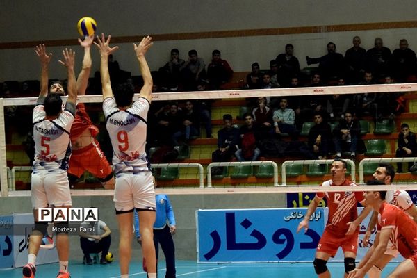 دیدار دو تیم شهرداری‌های تبریز و ورامین