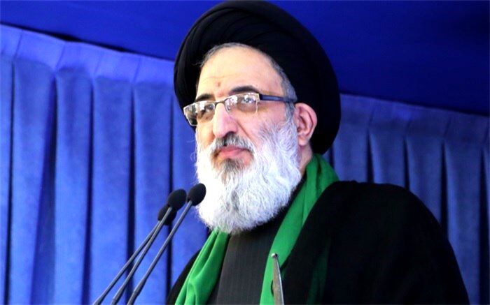 دشمنان به دنبال آسیب به نهاد خانواده هستند