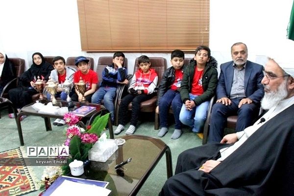 دیدار صمیمی جمعی از مقام‌آوران رشته «یو.سی.مس» با آیت الله صفایی بوشهری