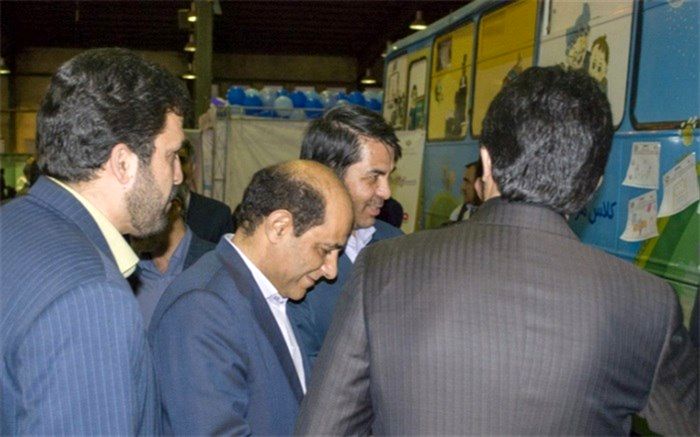 استاندار یزد  از غرفه آموزش و پرورش یزد در نمایشگاه فناوری اطلاعات و ارتباطات بازدید کرد