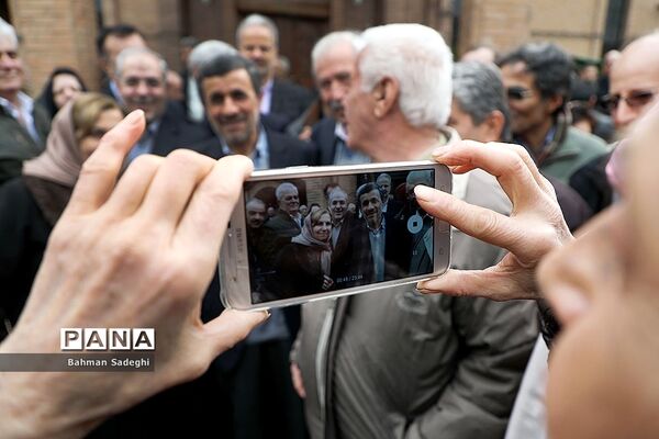 حضور احمدی‌نژاد در مراسم سال نو میلادی  ارامنه شرق تهران