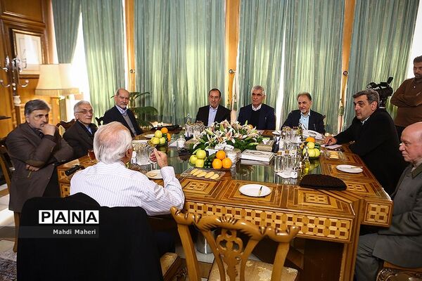 نشست مشترک شهرداران تهران در دوره انقلاب  شکوهمند اسلامی