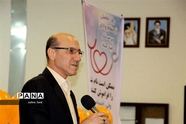 تقدیر از مقام پرستار توسط مسئولان شهرستان نی‌ریز