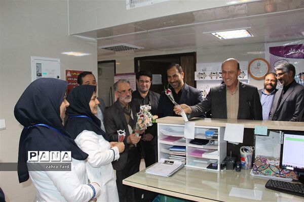 تقدیر از مقام پرستار توسط مسئولان شهرستان نی‌ریز