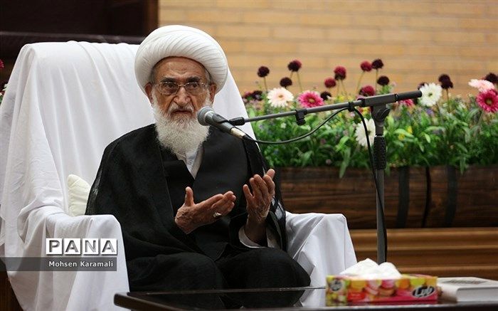 آیت الله نوری همدانی: دشمن به دنبال مخدوش کردن هویت دینی و فرهنگی قم است