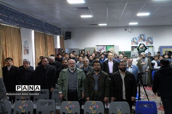 مراسم رونمایی وامضای کتاب سرباز کوچک امام