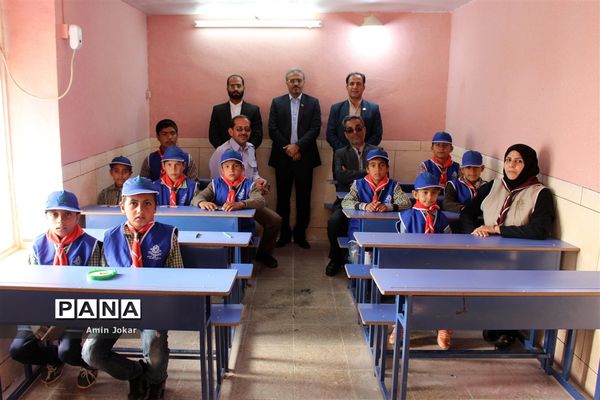 بازدید مسئولان سازمان دانش‌آموزی فارس از مدرسه تمام تشکیلاتی در اِوز