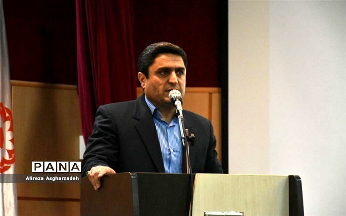 مهم‌ترین اصل همیار مشاور آموزش حس مسئولیت‌پذیری و مشارکت‌جویی در دانش‌آموزان است