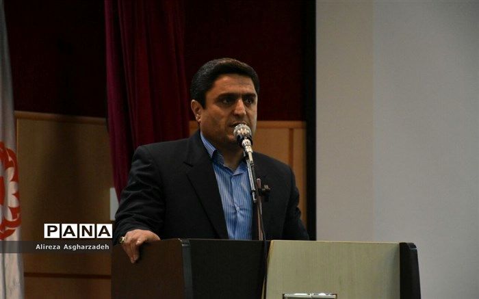 مهم‌ترین اصل همیار مشاور آموزش حس مسئولیت‌پذیری و مشارکت‌جویی در دانش‌آموزان است