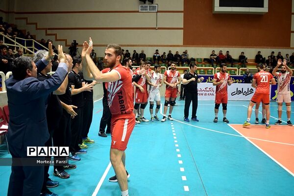 سرخ پوشان تبریزی با برد شهروند اراک یک قدم به پلی آف نزدیک تر شدند