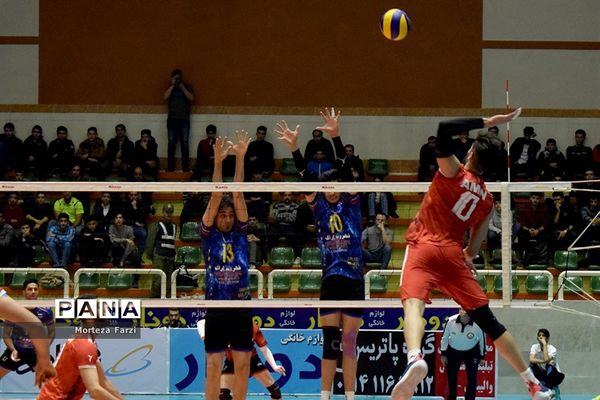 سرخ پوشان تبریزی با برد شهروند اراک یک قدم به پلی آف نزدیک تر شدند