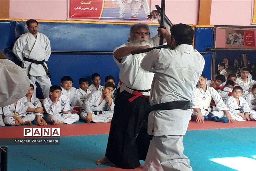 گردهمایی کاراته کاران در خانه کاراته ملارد
