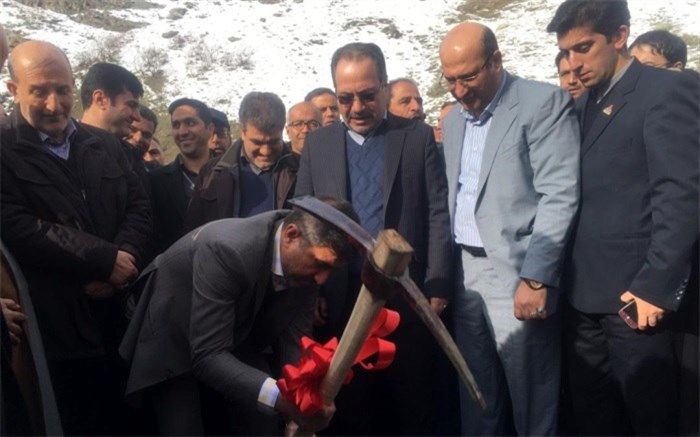 کلنگ طرح گازرسانی به روستاهای جاده کرج - چالوس به زمین زده شد