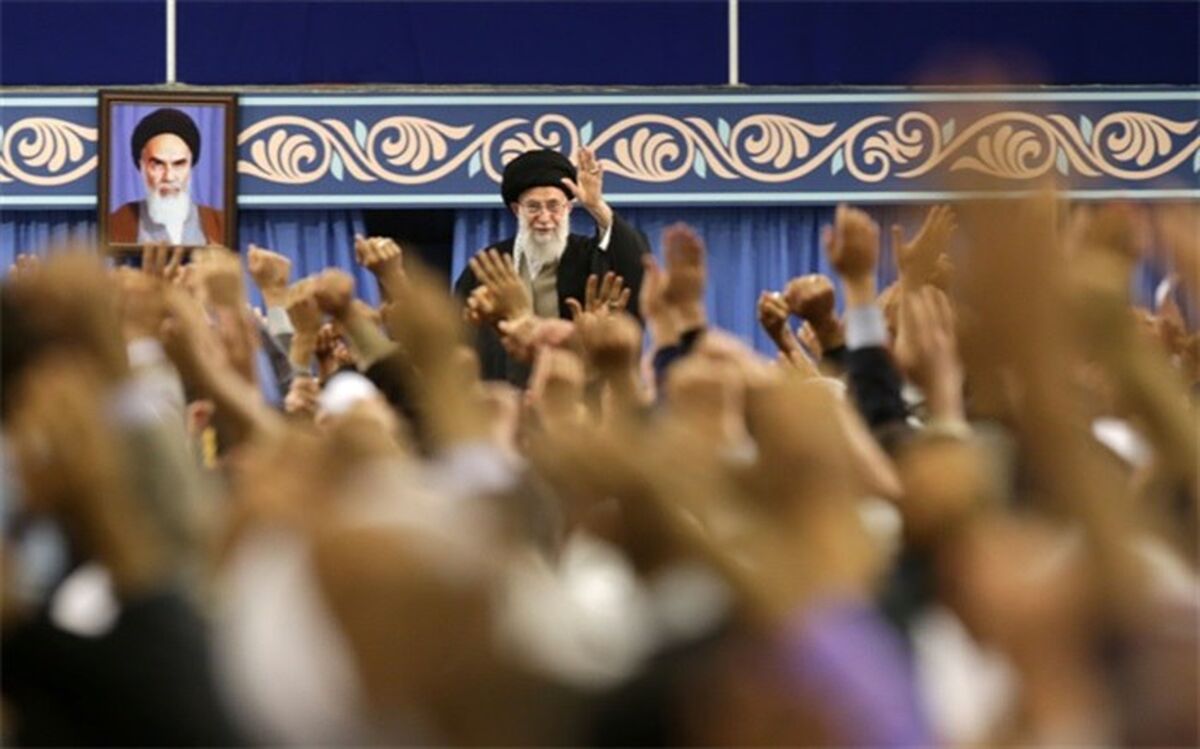 رهبر انقلاب: بزرگان و جوانان قم باید نگذارند دست‌های خائن، نقش کانونی قم را در انقلاب کم‌رنگ کنند
