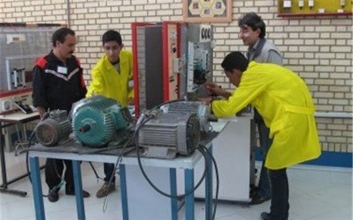 مدیرکل فنی و حرفه ای استان خراسان جنوبی :حرفه های بخش صنعت، پرطرفدارترین آموزشهای فنی و حرفه ای هستند