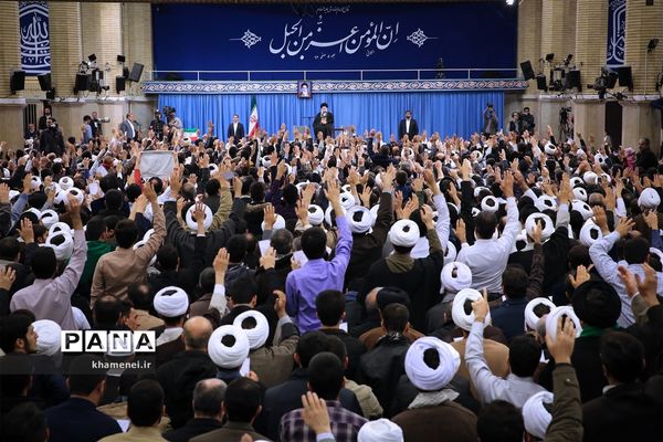 دیدار مردم قم با رهبر انقلاب اسلامی