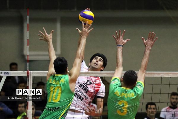 دیدار تیم‌های والیبال شهرداری ارومیه و کاله آمل