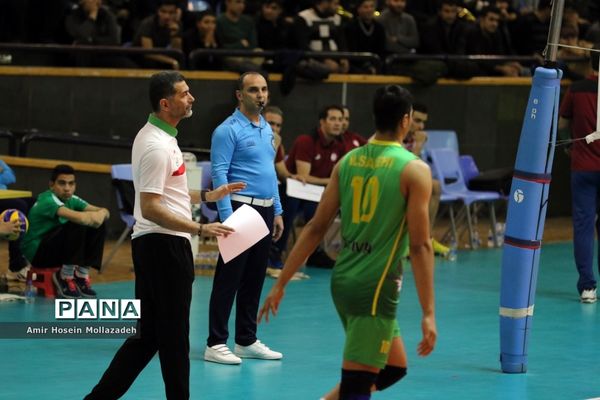 دیدار تیم‌های والیبال شهرداری ارومیه و کاله آمل