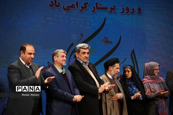 جشن پایش سلامت 17000 کارگر خدمات شهری و آغاز چکاپ سلامت کارمندان شهرداری