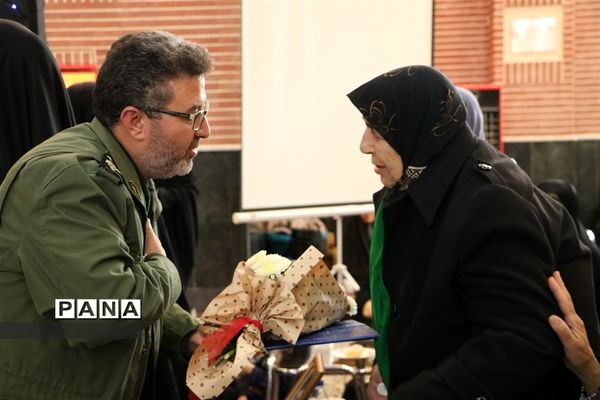 برگزاری همایش بانوی انقلابی در شهر قدس