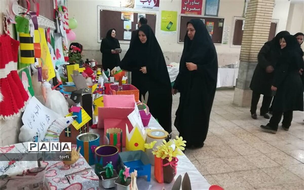 برپایی بازارچه  اشتغالزایی درمدارس ابتدایی شهرستان حمیدیه