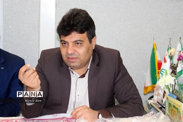 نشست مشترک کارکنان حوزه روابط عمومی آموزش و پرورش استان بوشهر با سازمان دانش‌آموزی