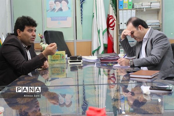 نشست مشترک کارکنان حوزه روابط عمومی آموزش و پرورش استان بوشهر با سازمان دانش‌آموزی