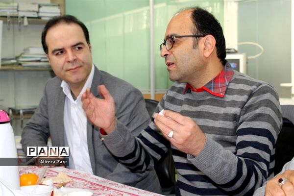 نشست مشترک کارکنان حوزه روابط عمومی آموزش و پرورش استان بوشهر با سازمان دانش‌آموزی