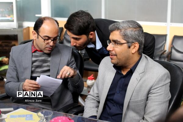 نشست مشترک کارکنان حوزه روابط عمومی آموزش و پرورش استان بوشهر با سازمان دانش‌آموزی