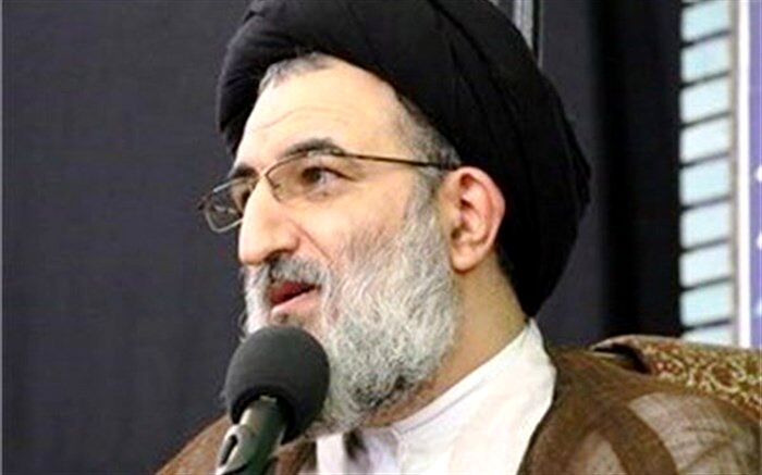 انتقاد نماینده ولی فقیه از رویکرد محدودسازی فضای مجازی