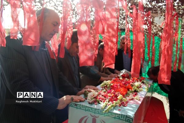 تشییع پیکر مطهر شهید گمنام در مدارس شهرری