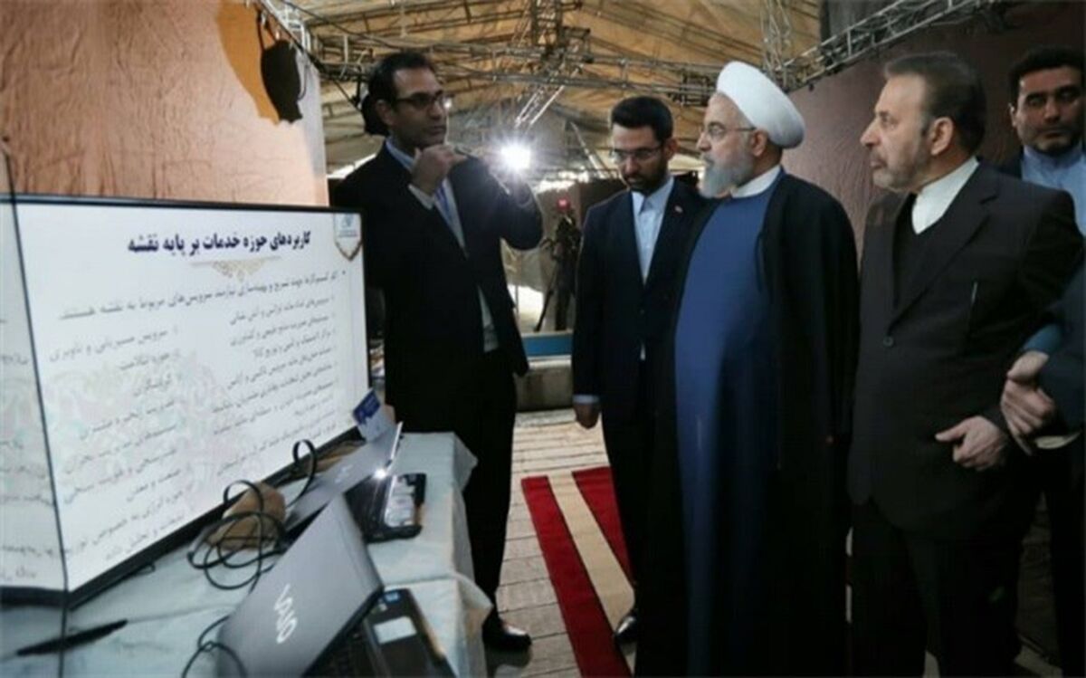 بازدید روحانی از نمایشگاه کسب و کارهای آینده
