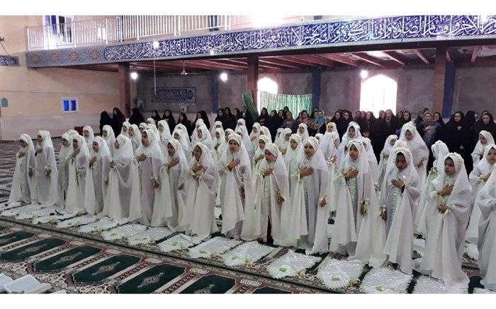 جشن تکلیف ۳۴۰ دانش آموز دختر شهرستان دنا  برگزار شد