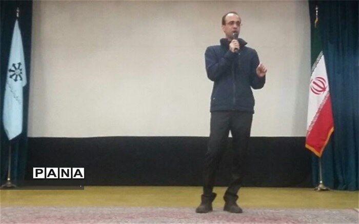 برگزاری صبحگاه ویژه در دبیرستان فرزانگان دوره دوم با حضور افراد متخصص