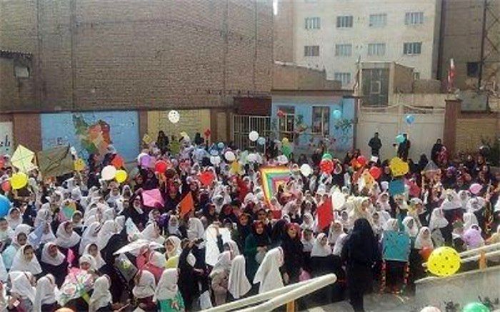 برگزاری همایش  هفته هوای پاک در ورامین