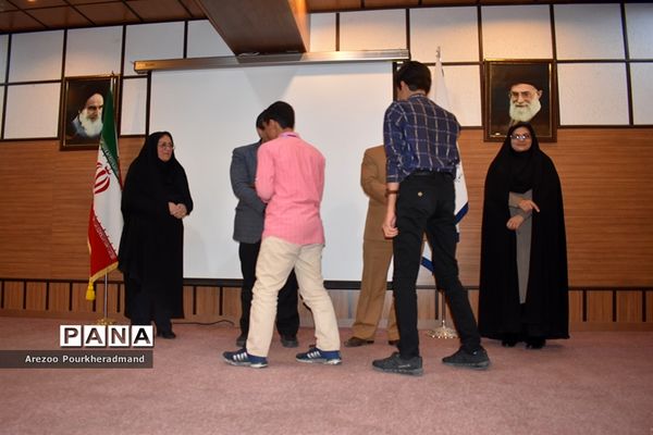 برگزاری کارسوق ویتامین B (مسابقه گروهی زیست شناسی) ویژه مدارس سمپاد