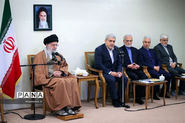 دیدار جمعی از مسئولان و محققان پژوهشکده علوم شناختی با رهبر معظم انقلاب