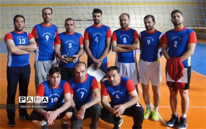 مسابقات والیبال فرهنگیان برخوار برگزار شد