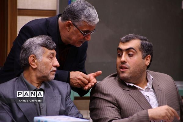 جلسه کمیته‌های ستاد بزرگداشت چهلمین سال پیروزی انقلاب در فرمانداری ساری