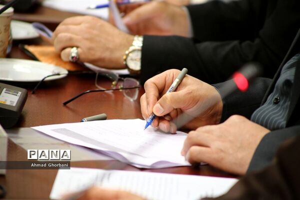 جلسه کمیته‌های ستاد بزرگداشت چهلمین سال پیروزی انقلاب در فرمانداری ساری
