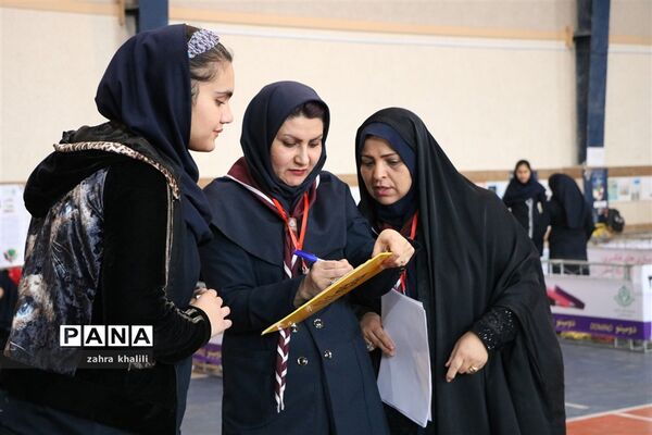 رقابت بیش از 47 تیم دومینو تاپلینگ گروه دختران در مسابقات بازی‌های فکری سرگرمی در شیراز