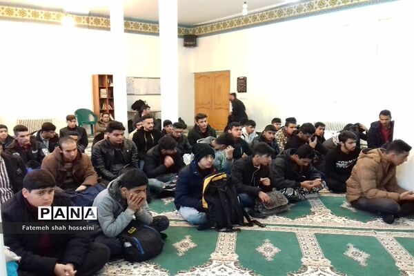 اعزام دانش‌آموزان پسر شهرستان فیروزکوه به اردوی راهیان نور