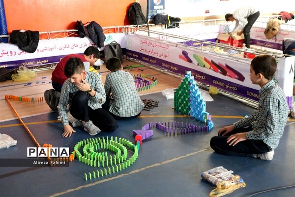 رقابت بیش از ۴۰ تیم دومینوتاپلینگ گروه پسران در چهارمین دوره از المپیاد بازی‌های فکری سرگرمی در فارس