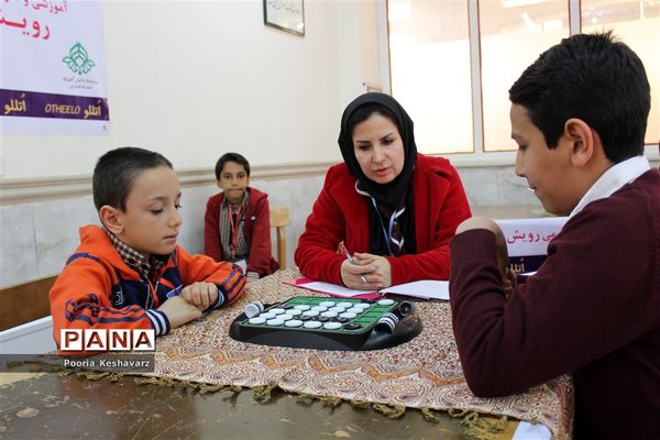 دومین روز مسابقات بازی های فکری در شیراز