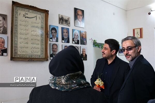 بازدید موسی الرضا کفاش مدیر کمیسیون شورای عالی آموزش وپرورش ازدبیرستان ماندگار آمنه مود