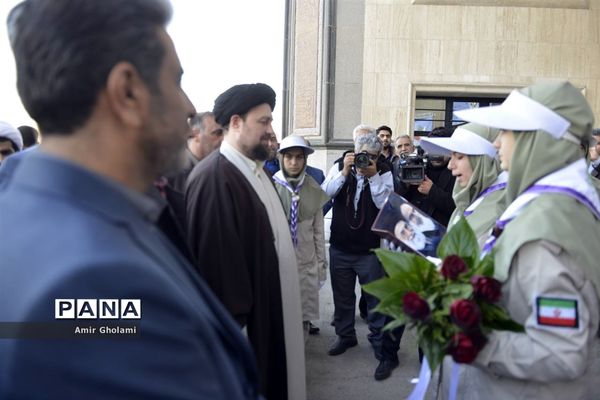 افتتاح کانون فرهنگی، تربیتی دانش‌آموزی امام خمینی (ره) در حرم امام راحل