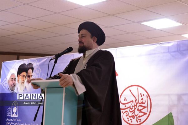 افتتاح کانون فرهنگی، تربیتی دانش‌آموزی امام خمینی (ره) در حرم امام راحل