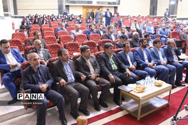 همایش تجلیل از طلایه‌داران فرهنگی در عرصه خیر و احسان در بوشهر-1